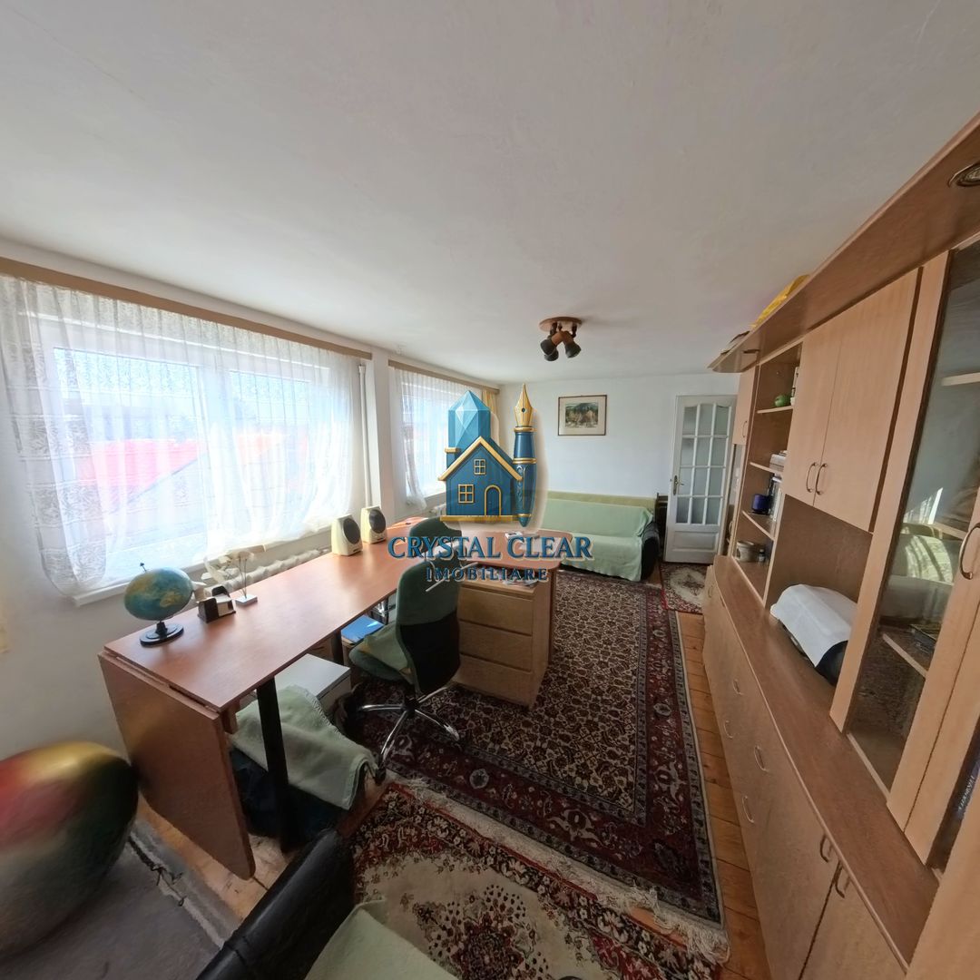 Două case în curte comună, 6 camere + 385 teren - zona semicentrală - Poză 8