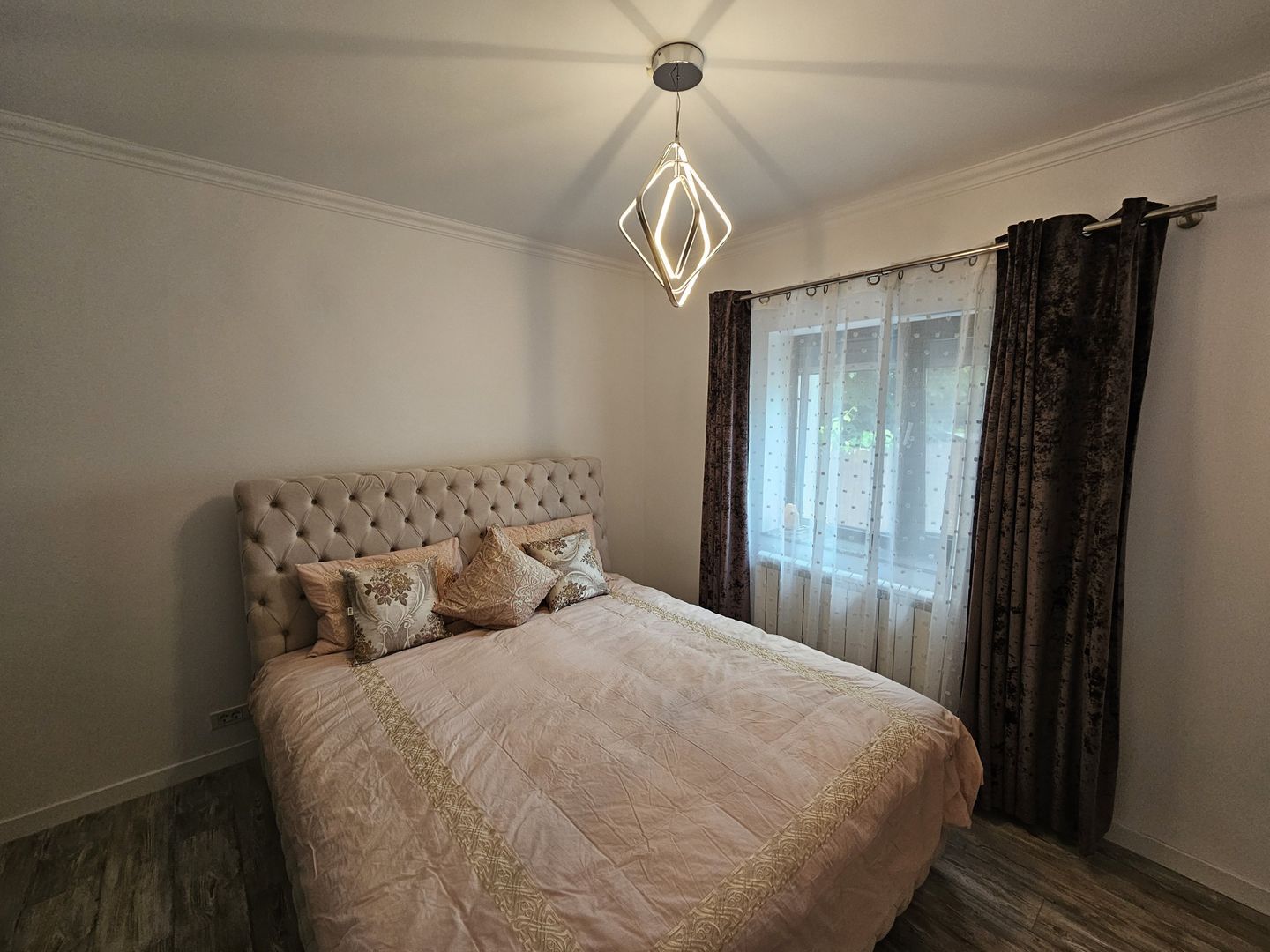 NOU -Casa la cheie sos Chitilei / blvd Laminorului - Poză 11