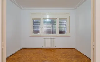 Raritate | Casa Căsătoriilor | Apartament în vilă, curte, garaj! - Poză 13