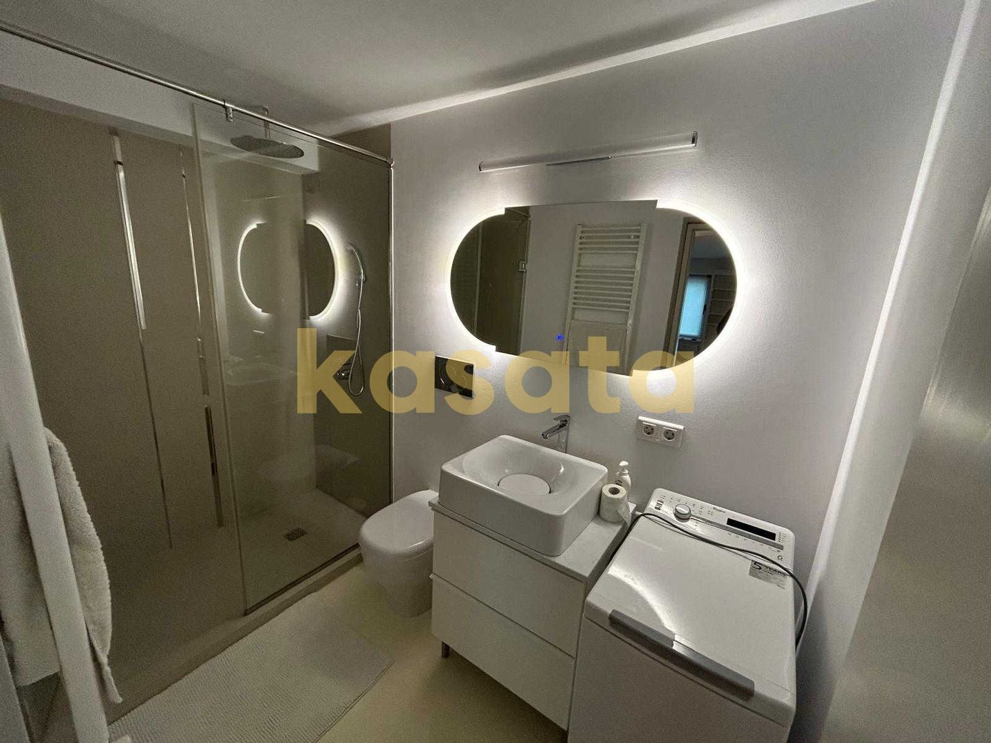 Garsonieră cochetă de închiriat – Șișești, confort și liniște - Poză 7