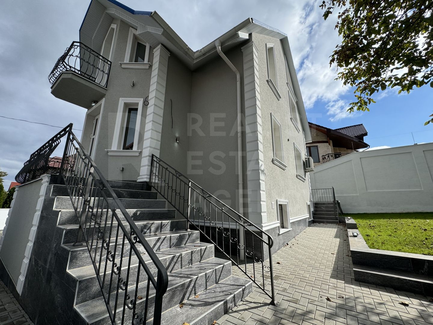 Chirie, casă, 3 camere, str. Pietrarilor, Centru - Poză 1