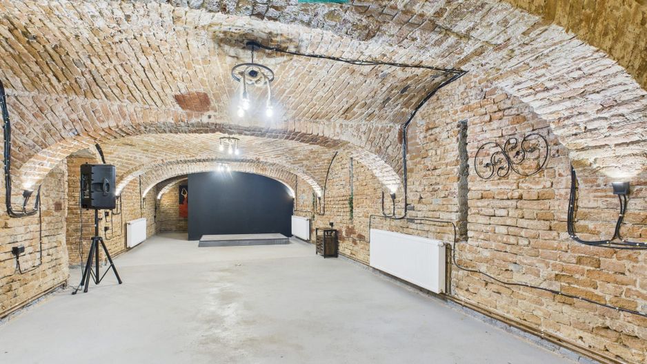 Eleganță subterană - pivniță exclusivistă Arad - Poză 8