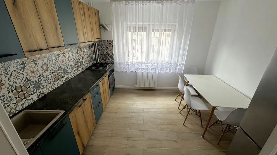 AP. 3 CAMERE- DRISTOR, PARCARE, MASINA DE SPALAT VASE, METROU 5 MINUTE - Poză 2