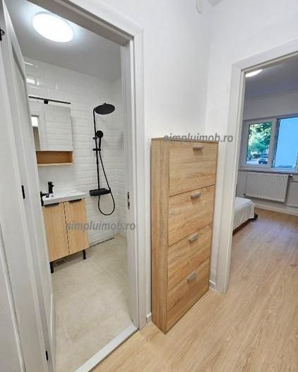 Decomandat 2 Camere Renovat Loc de Parcare Aparatorii Patriei - Poză 9