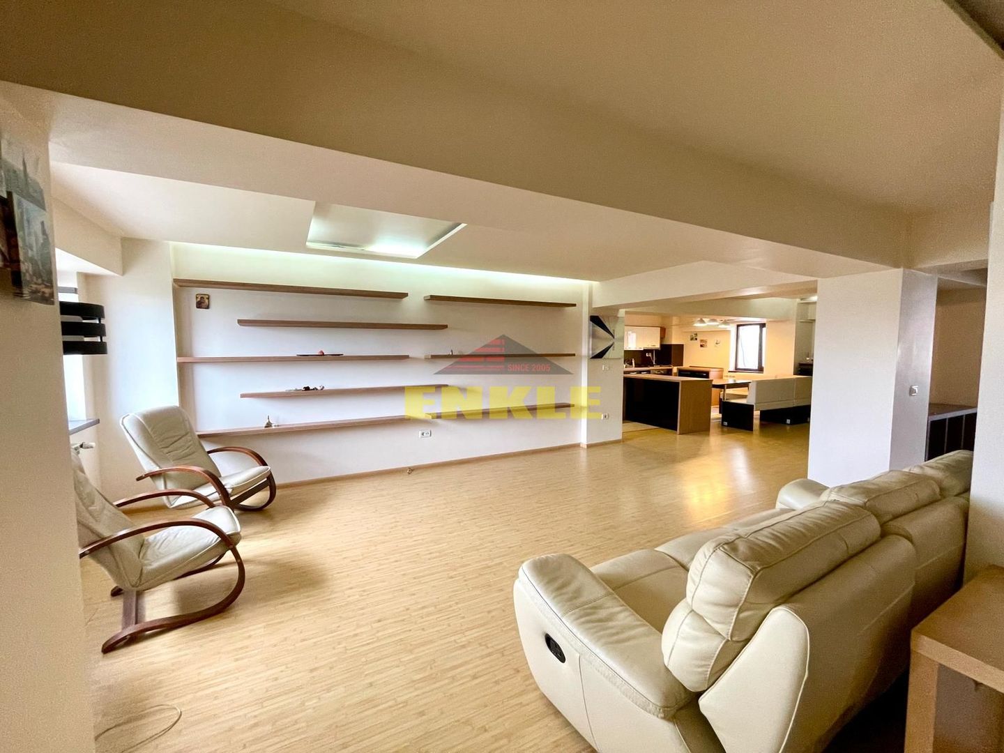 De vanzare apartament 4 camere, zona ultracentrala - Poză 1