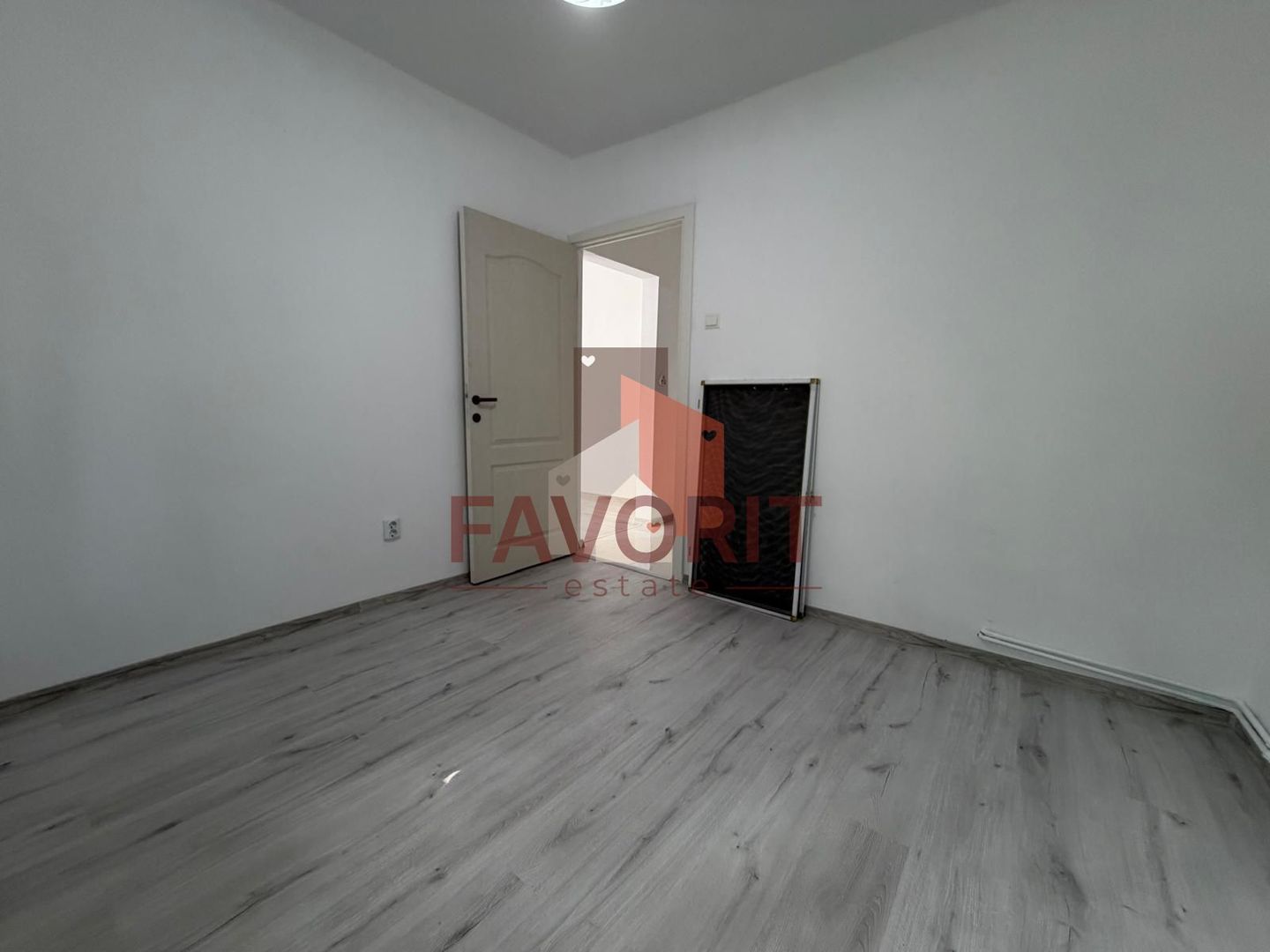 2 camere | centrala proprie | renovat complet | zona excelenta | - Poză 4