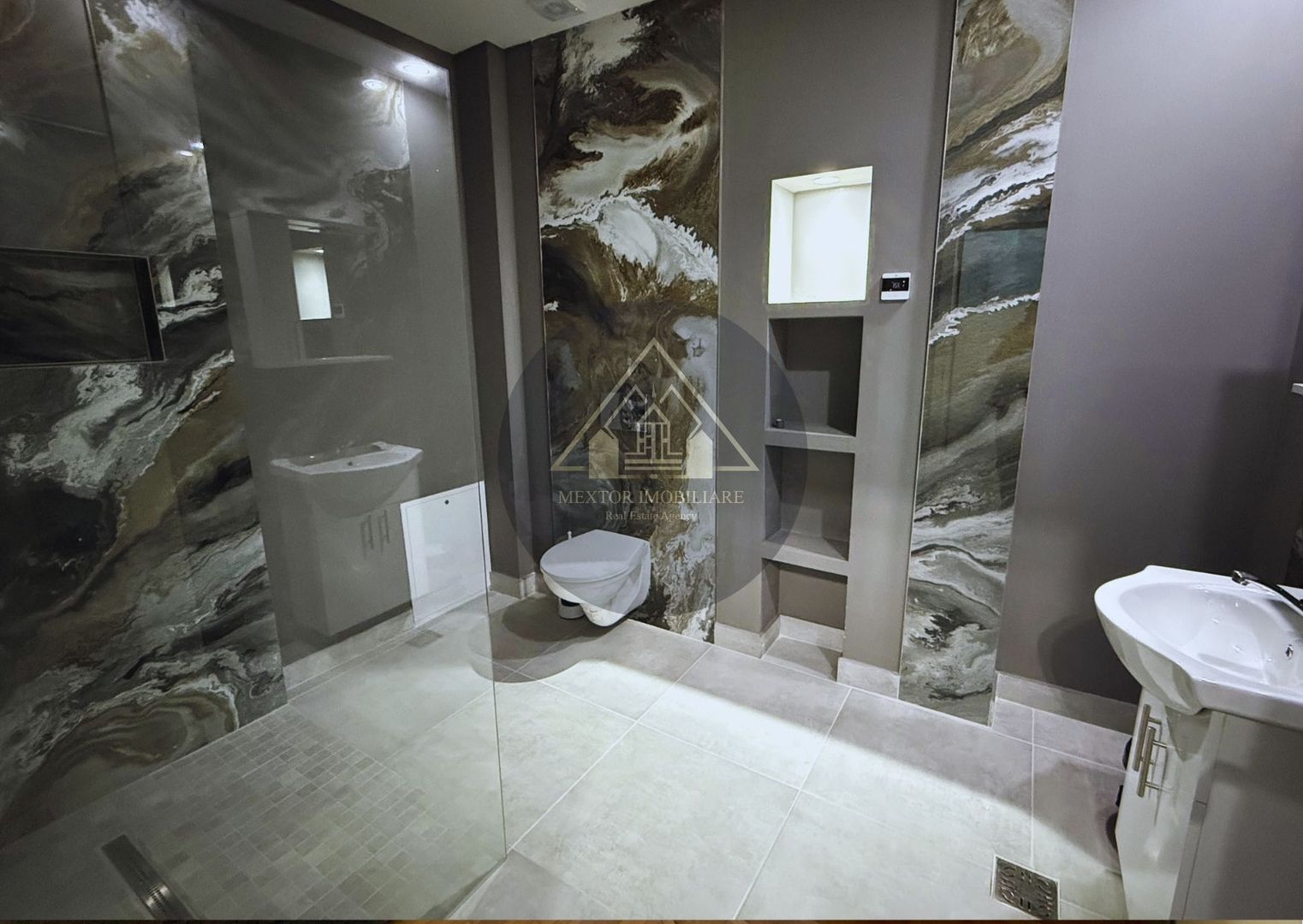 Apartament 2 camere, de inchiriat Ultra-central Medias - Poză 12