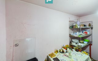 Casă cu 2 camere și 456 mp teren în Ghioroc - Poză 4