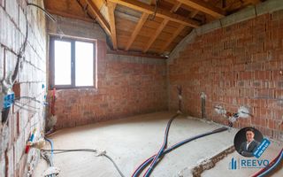 Vilă spațioasă cu vedere la pădure, la doar 15 minute de Bacău! - Poză 14