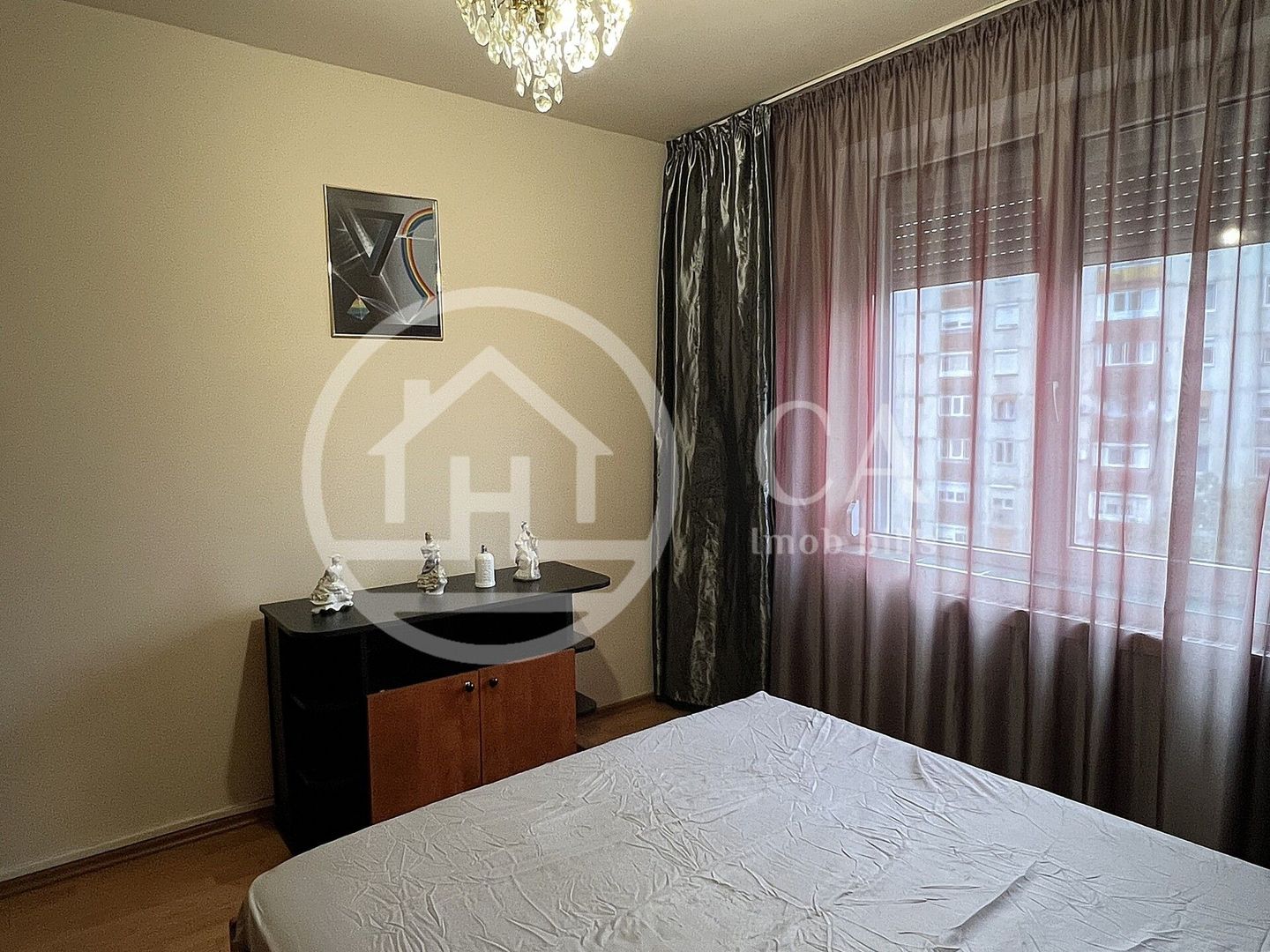 Apartament cu 3 camere de inchiriat in Rogerius Oradea - Poză 12