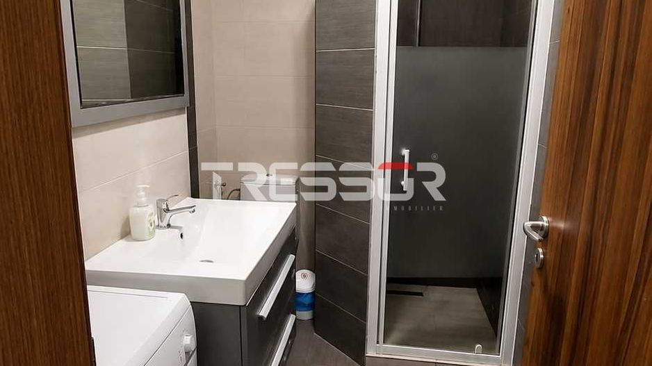 Apartament 2 camere ultracentral în Mamaia, zona Rex, parcare privată - Poză 3