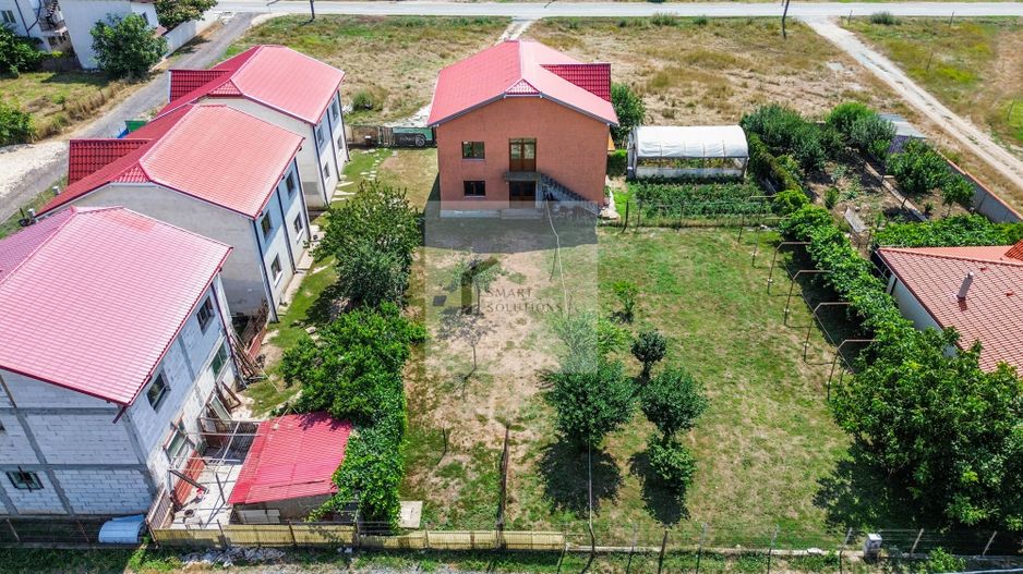 Casă cu teren de 1.000 mp în Costinești – spațiu, libertate, potențial - Poză 1