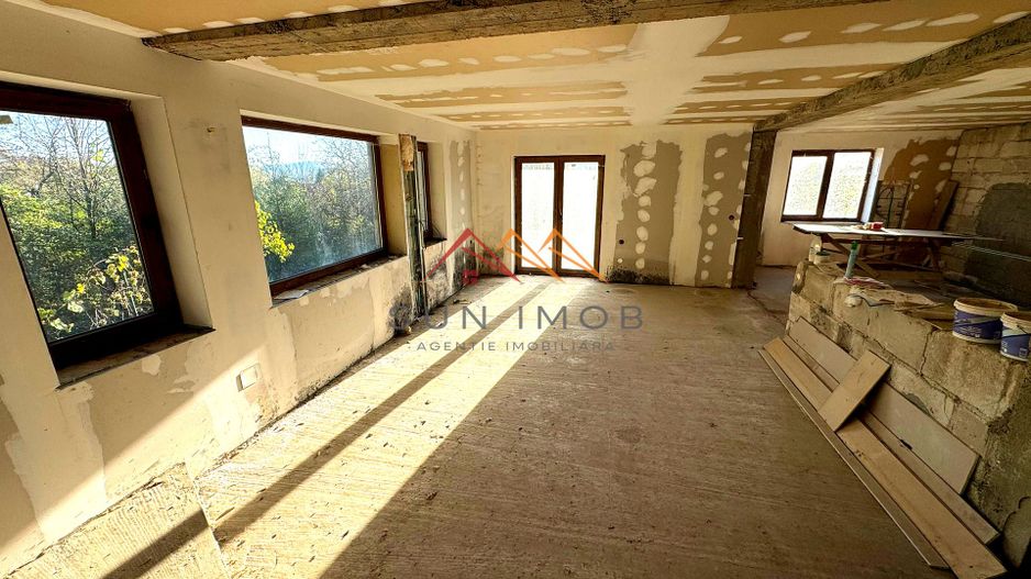 Vila S+P+E, priveliste deosebita, 6 camere, garaj, terasa, Cornu, PH - Poză 12