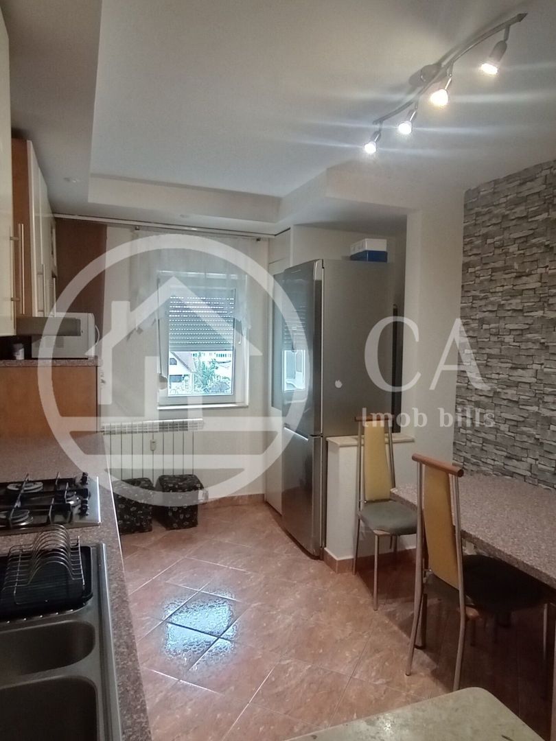 Apartament cu 3 camere de vanzare in zona Rogerius, Oradea - Poză 5