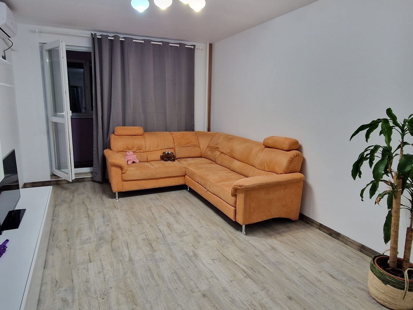 Închiriere Apartament cu 3 camere, mobilat complet, etaj 1, metrou Dristor - Poză 6