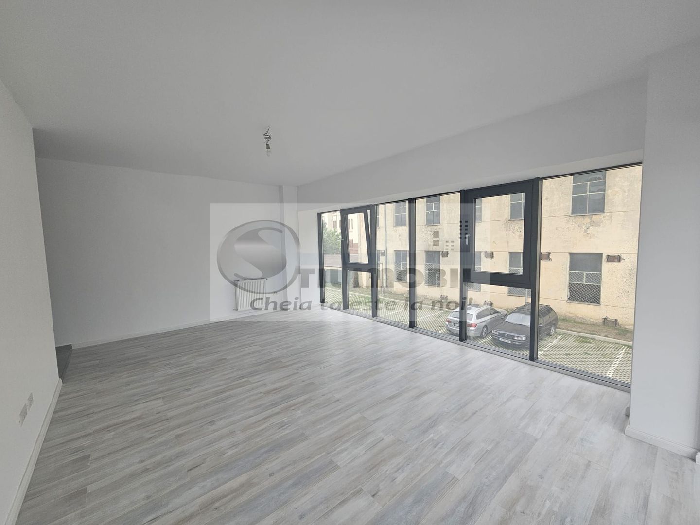 INTABULAT! Apartament cu 2 camere decomandat Central etaj 1 68mp - Poză 2