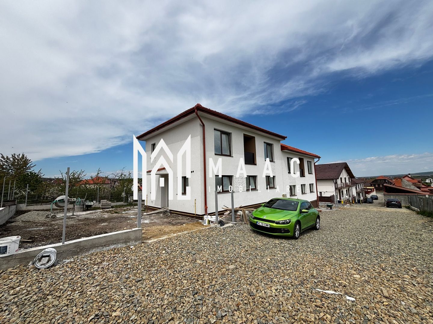 Casă Tip Duplex | 4 Camere | 2 Balcoane | Terasă | Șura Mică - Poză 1