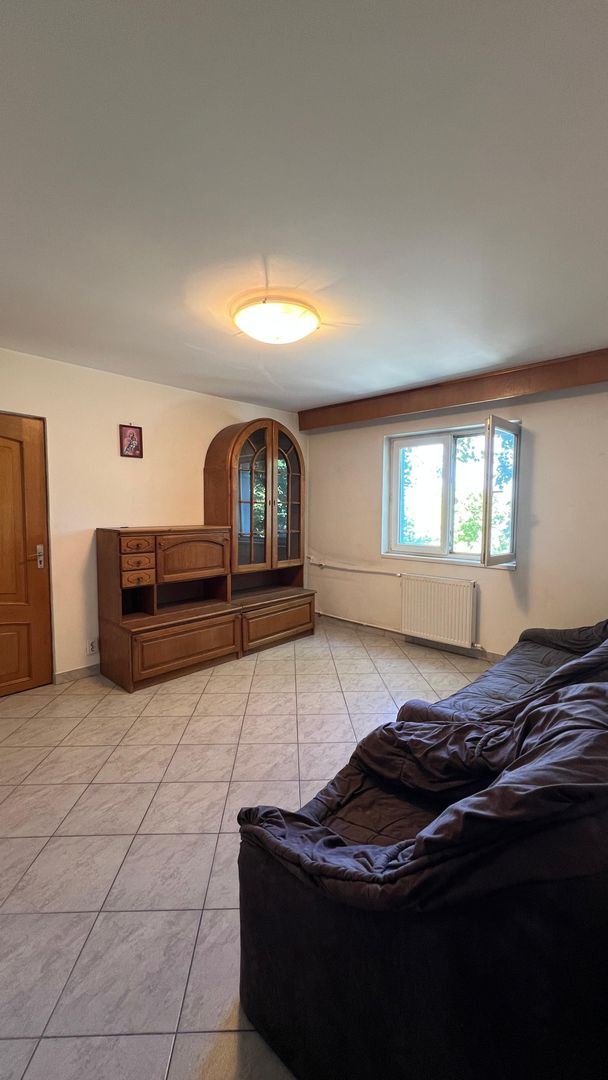 3 camere cu vedere la Parc Humulesti - Poză 3