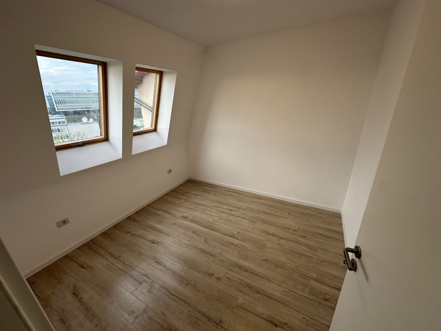 Apartament 1 camera la Mansarda zona Bucovinei - Poză 6