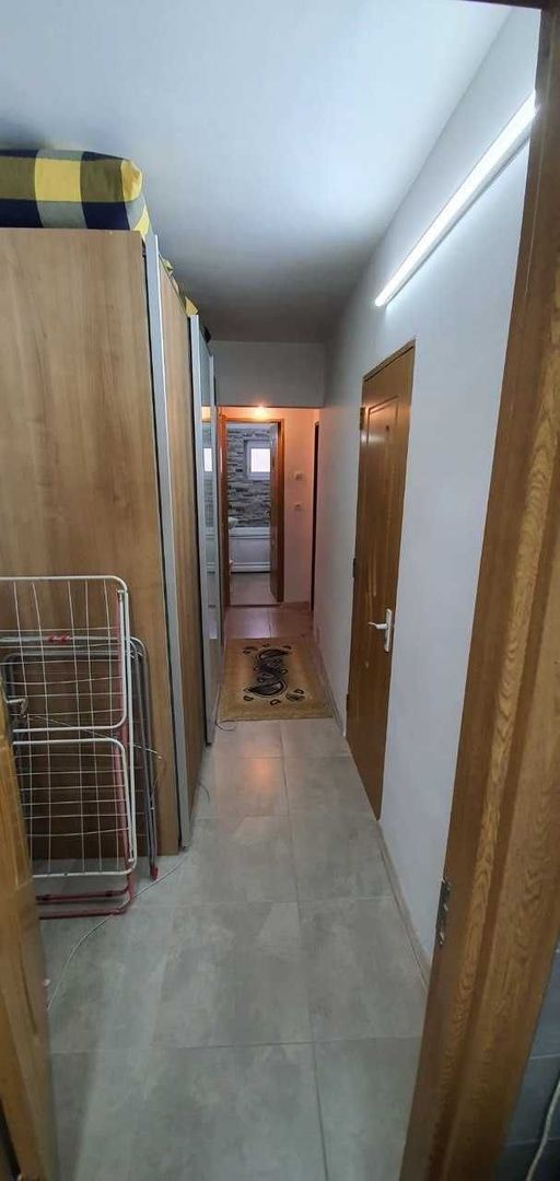 Apartament de inchiriat cu trei camere - Poză 3