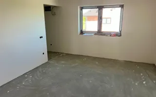 Casa individuala generoasa 5 camere, carport si pivnita curte 500 mp - Poză 12