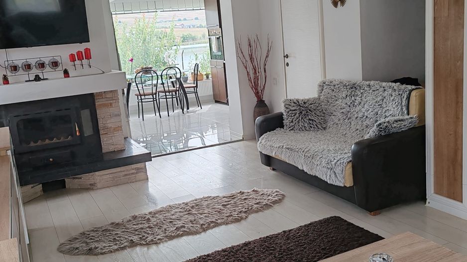 De vanzare! Casa in Campenesti, langa lac - Poză 8