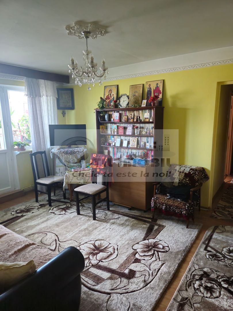 Apartament 3 camere, zona Dacia, Iași, 72.000 euro - Poză 2