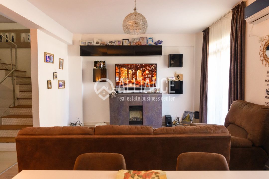 PALAZU MARE -  Vila Duplex cu 4 Camere, Panorama Superba si Curte Amenajata - Poză 2