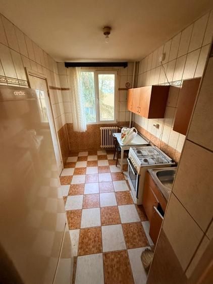 Apartament 3 camere decomandat + boxă – Drumul Taberei – necesită renovare - Poză 4