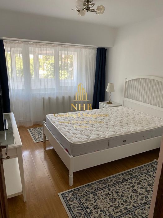 Apartament 3 camere de vânzare - Zona 1 Mai - Poză 2