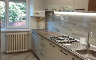 Vand apartament cu 3 camere la intrarea in Micro 17 Satu Mare - Poză 1