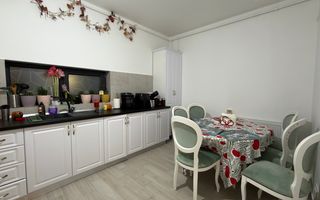 Decomandat. Cu gradina proprie. Mobilat si utilat - Poză 4