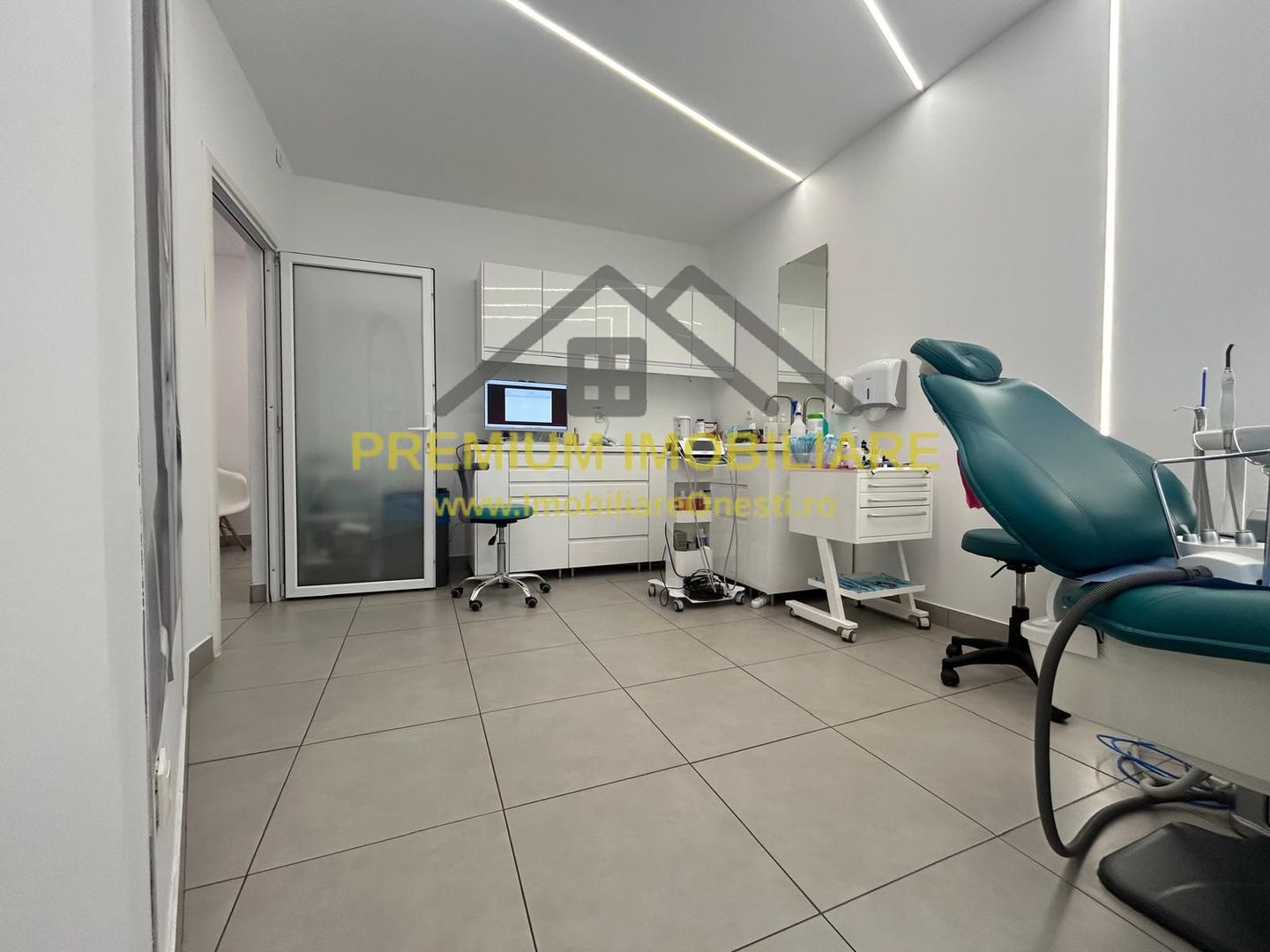 Spațiu comercial 90 mp – zonă cu trafic intens Onesti - Poză 4