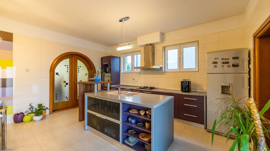 Casa design unic 9 camere, D+P+1E, comision 0% - Poză 10