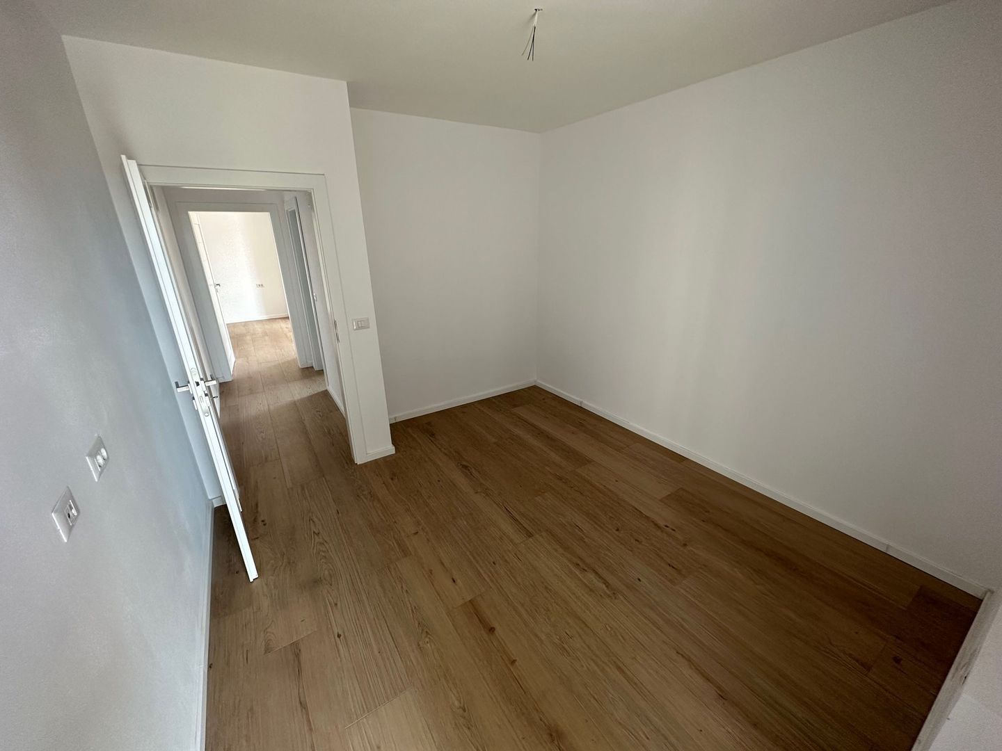 Apartament 3 camere bloc nou - Poză 4