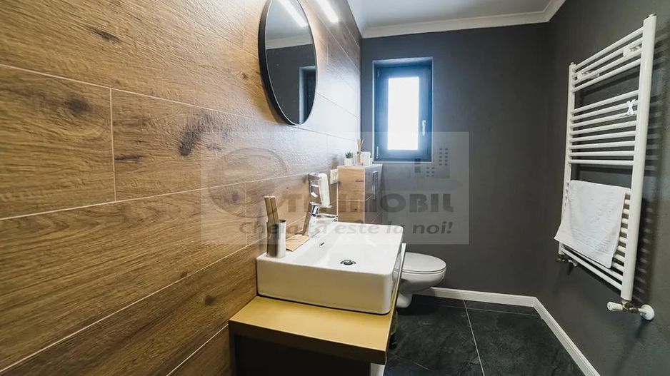 Pensiune de vanzare Voronet - 6 camere - 7 bai - Poză 11