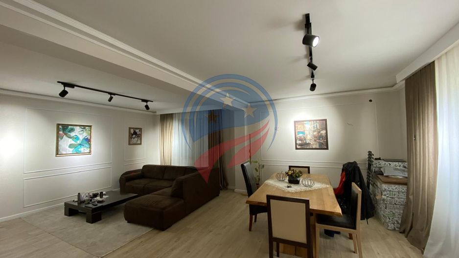 VILA MODERNA  ZONA CENTRALA 380 m TEREN - Poză 1