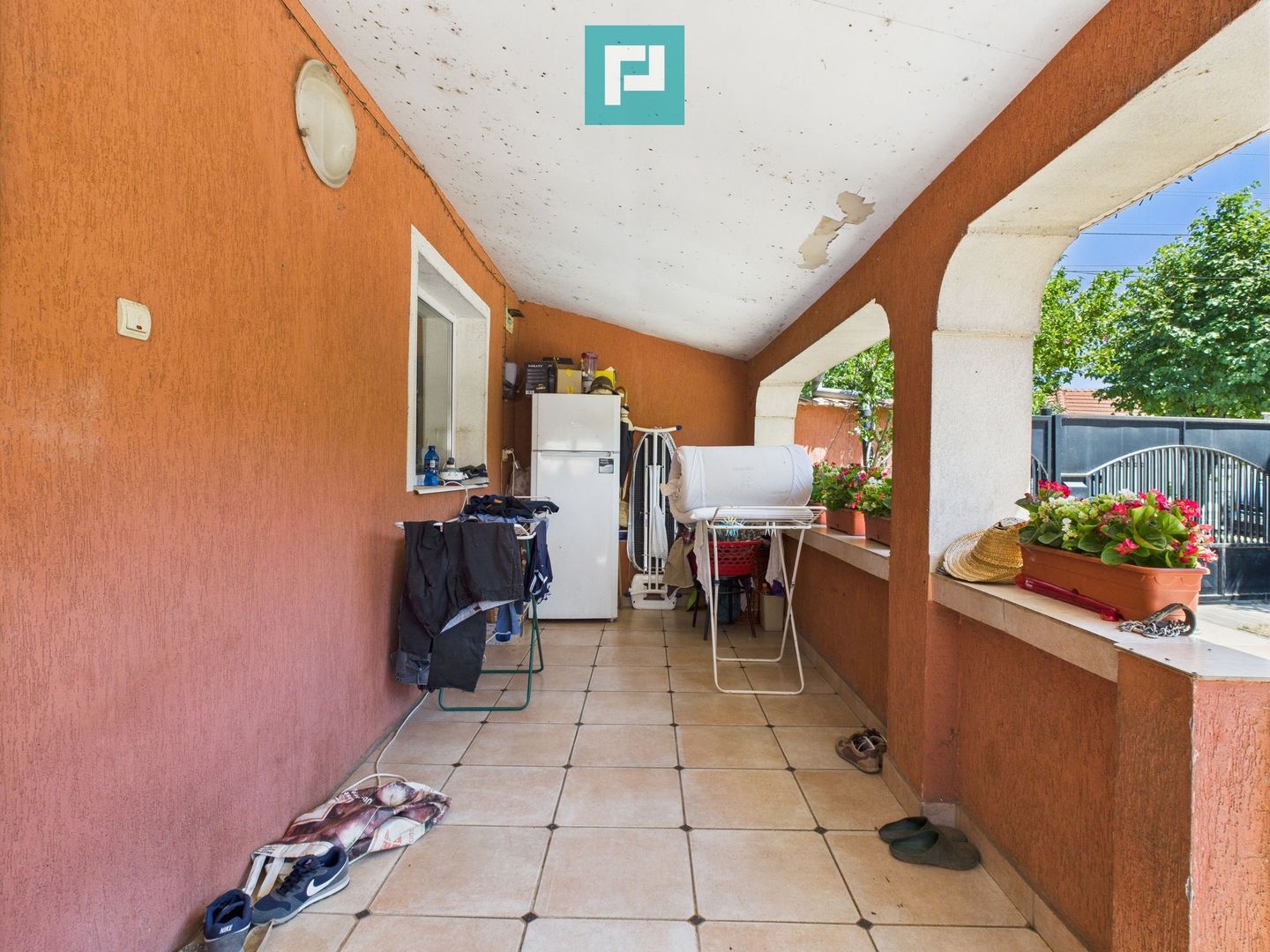 Casă cu 2 camere și teren de 1450 mp în Aradul Nou - Poză 5