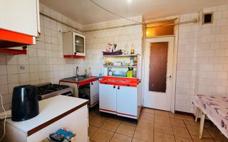 Apartament 3 camere dec. ,Galati, la PS-uri, Casa Roșie etaj 2, 68 mp. - Poză 3