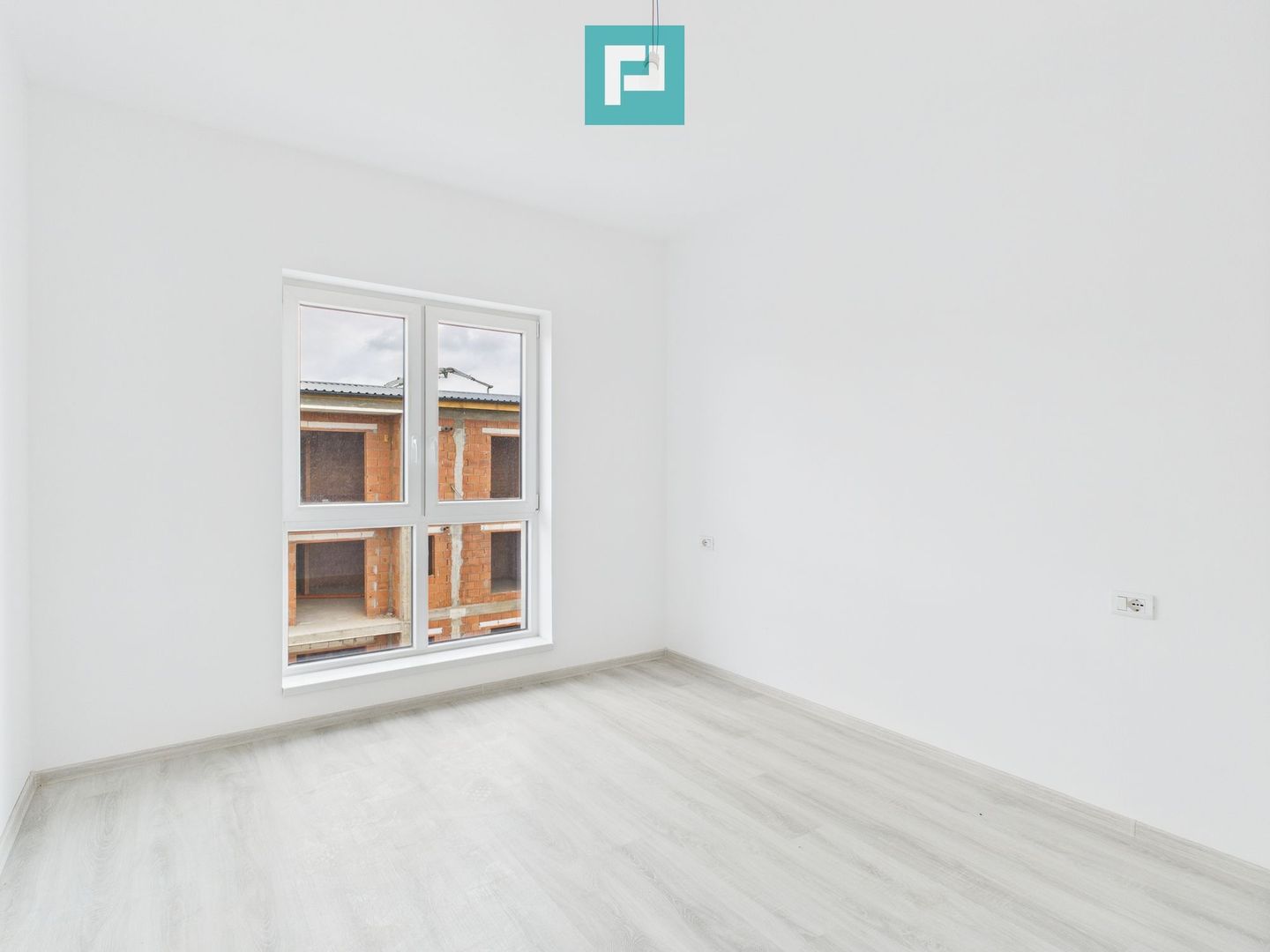 Apartament cu 2 camere în bloc nou - Poză 8