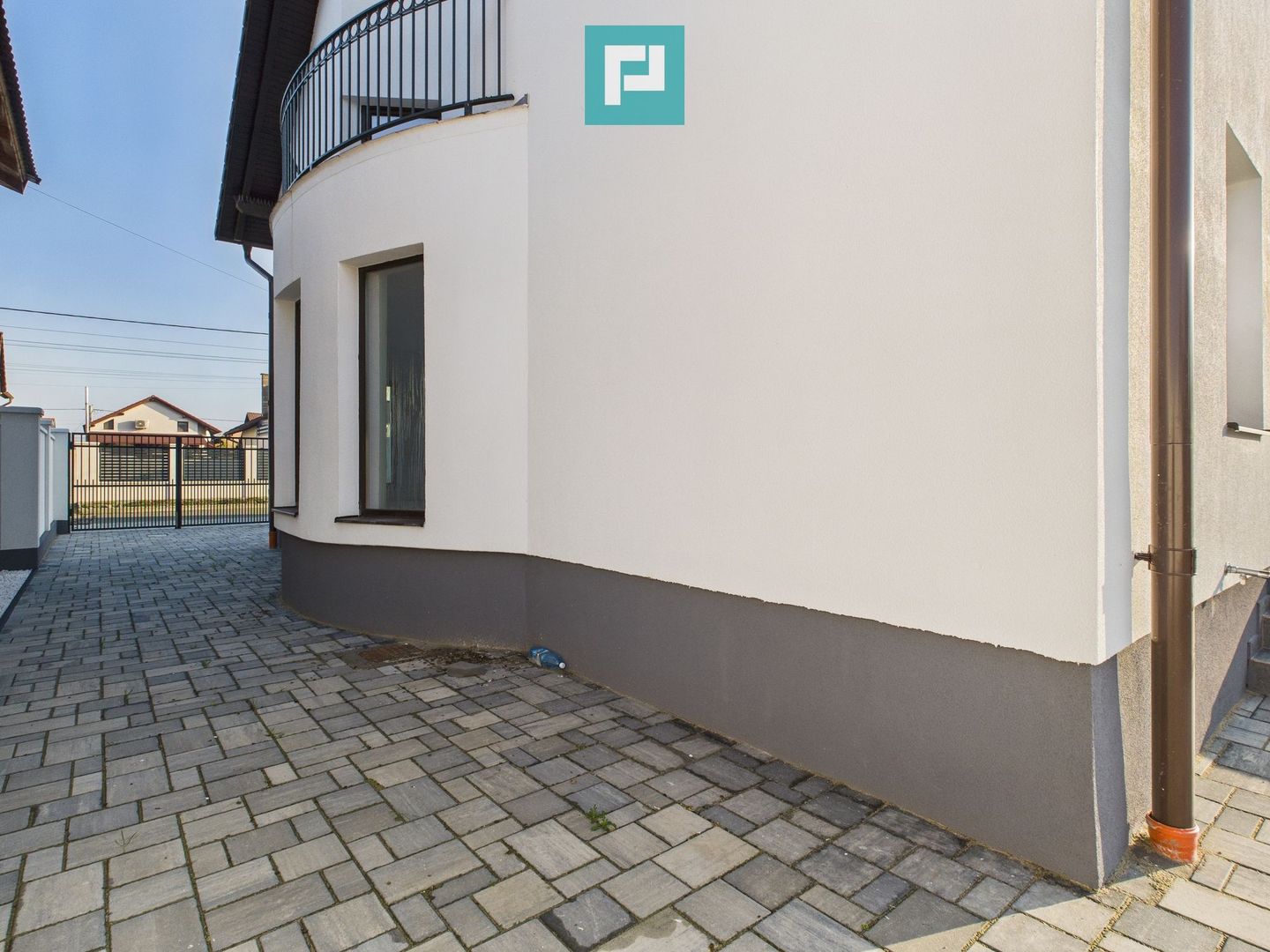 Casa cu 5 camere in Livada - Poză 9