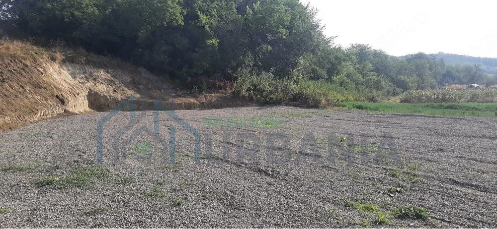 Teren intravilan 1400 mp cu deschidere la E85, Cristești, jud. Iași - Poză 2