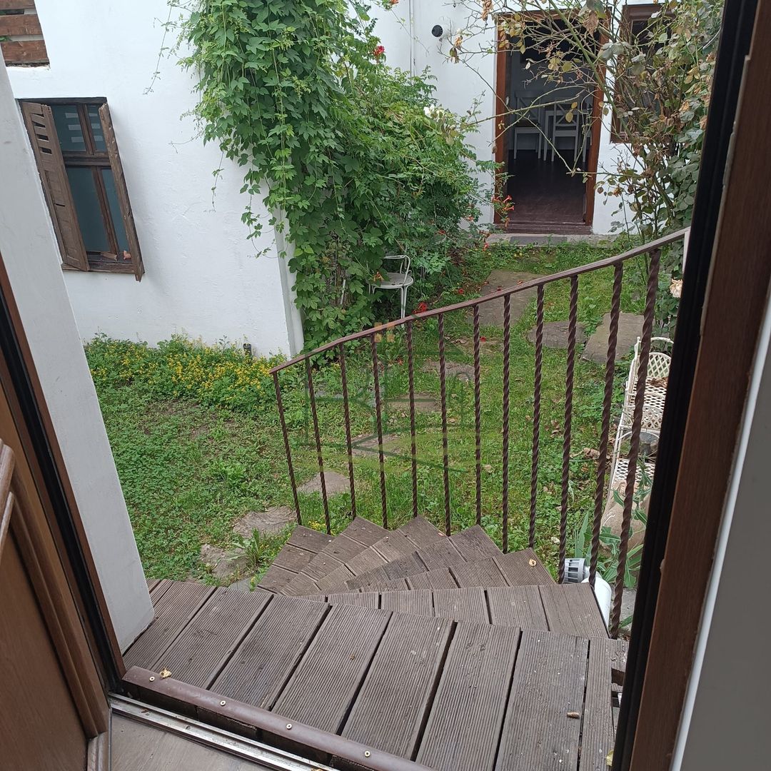 Casă  de închiriat in Centrul Istoric - Poză 9