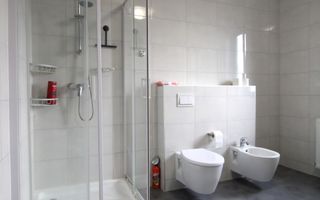 Casa Giroc, 4 camere, 2 bai, curte interioara. - Poză 12