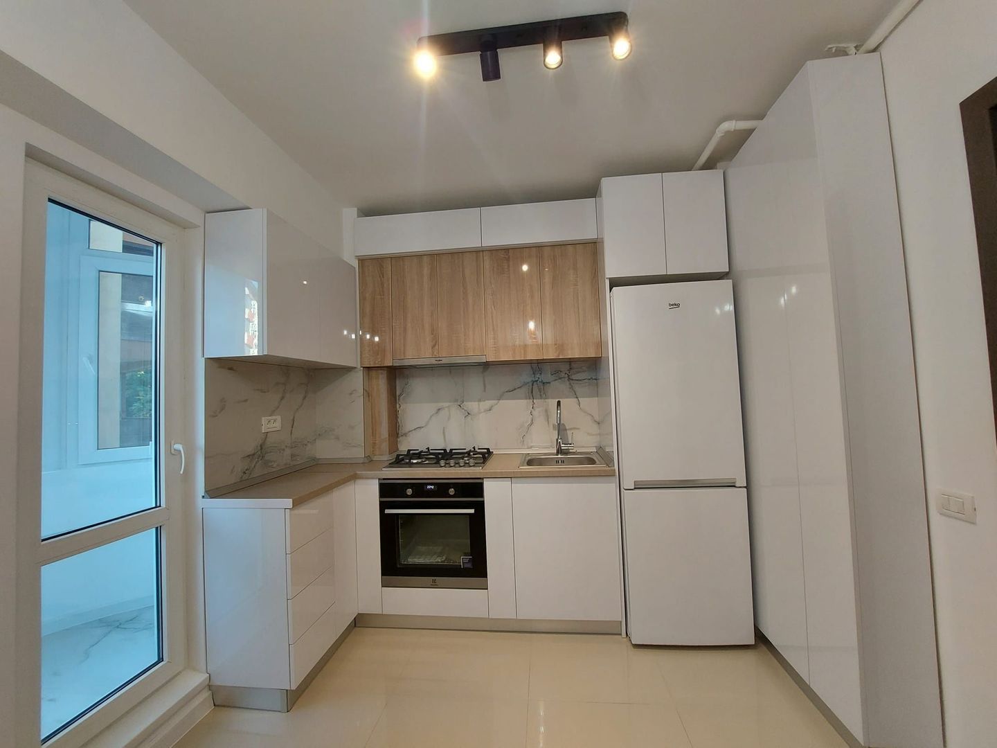 Garsoniera de inchiriat | mobilata | Pet Friendly | metrou Lujerului - Poză 4