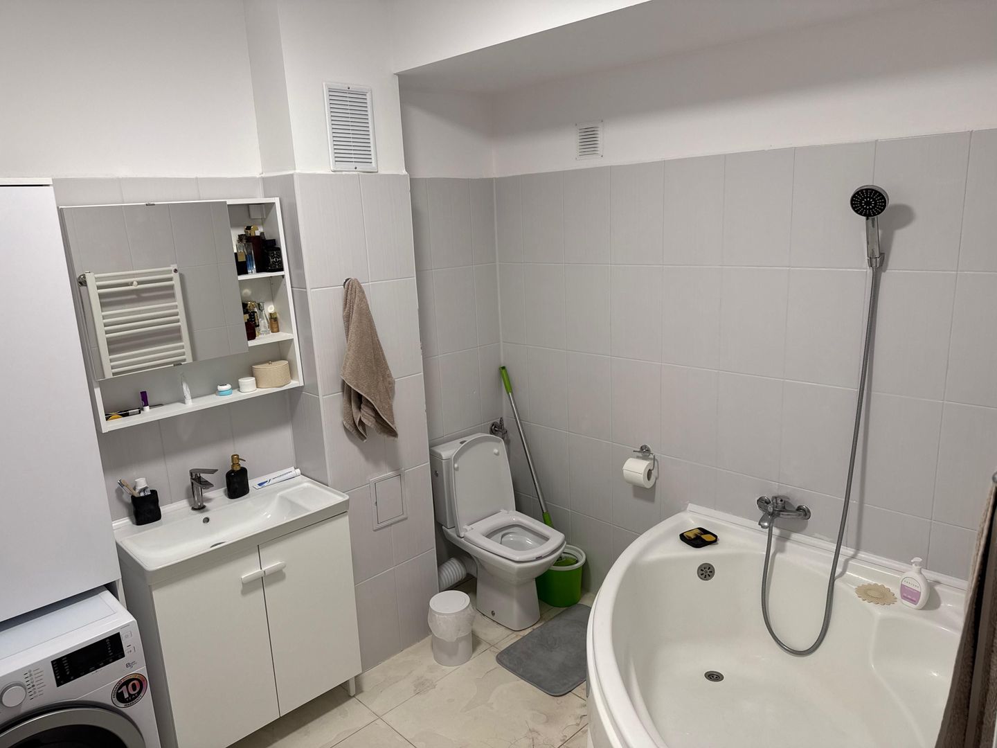 Apartament superb cu doua camere, Aparatorii Patriei, 96.500€ negociabil - Poză 8