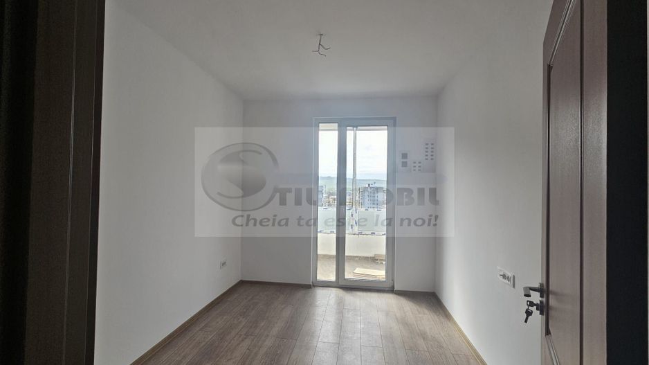 Apartament spațios 4 camere, 2 băi, balcon generos –Pacurari - Poză 8