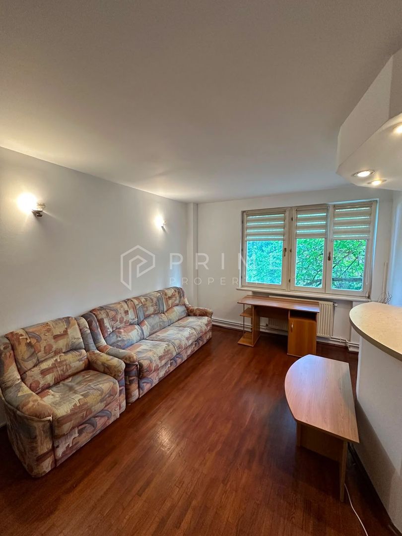 DE ÎNCHIRIAT: Apartament cu 3 camere | Cartierul Cornișa (Zona Zambara - Poză 4