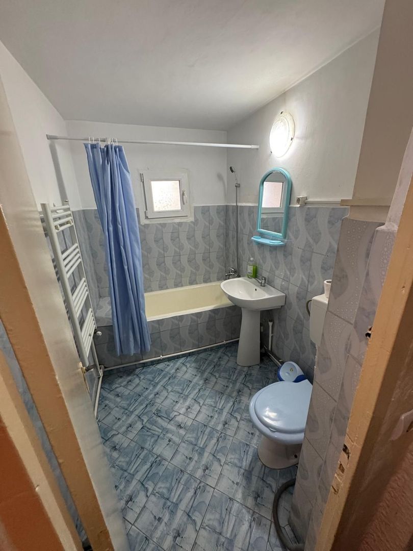 De Vânzare - Apartament 3 Camere, Strada Decebal - Poză 9