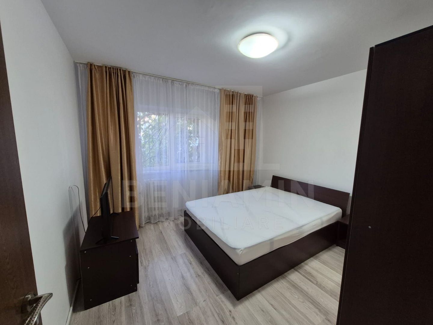 2Decomandate-Etaj2-Aer Conditionat-Mobilat-Utilat-Rovine-Posta - Poză 2